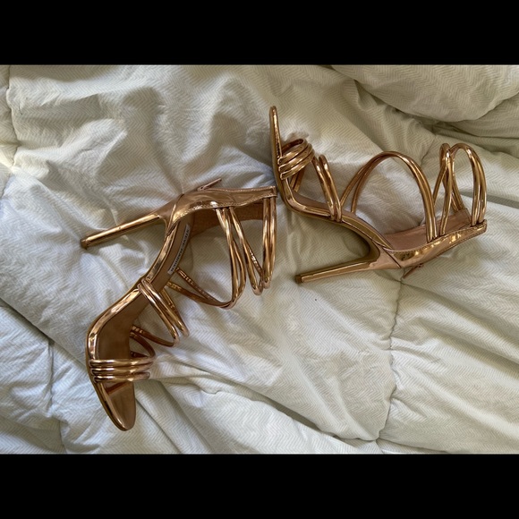 Steve Madden Rose Gold Heels, size 7 - Picture 1 of 4